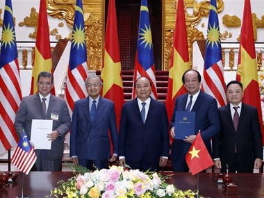 Vietnam, Malaysia ink cooperative deals