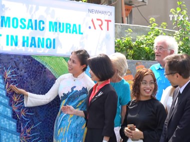 Ceramic mosaic mural promotes friendship