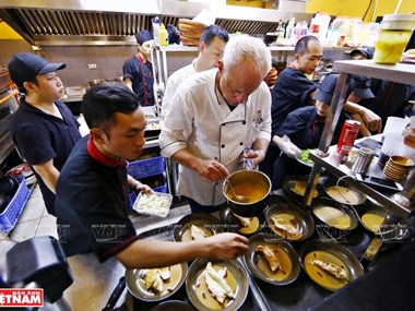 British chef introduces Vietnamese food to the world