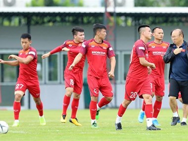 Vietnam’s squad takes on final training session in Thailand