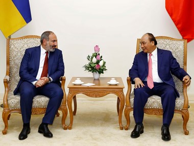 Vietnamese, Armenian PMs hold talks