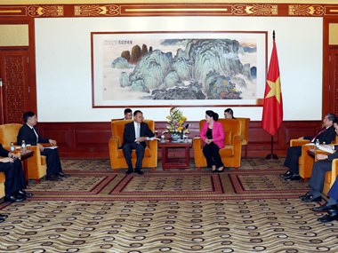 VN top legislator meets Chinese businesspeople in Beijing