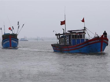 Fishing boat saves 32 foreign fishermen
