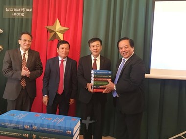 Complete set of Czech-Vietnamese dictionary released