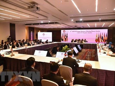 AMM-52: ministers discusses series of regional issues