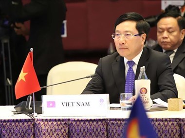 Vietnam vows to work for expanded ties between ASEAN and partners