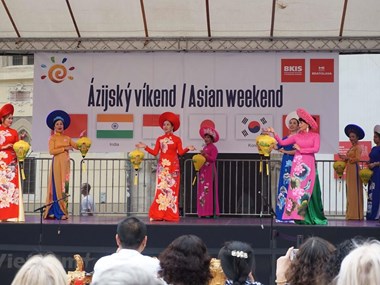 Vietnamese culture shines at Asian Weekend 2019 in Slovakia