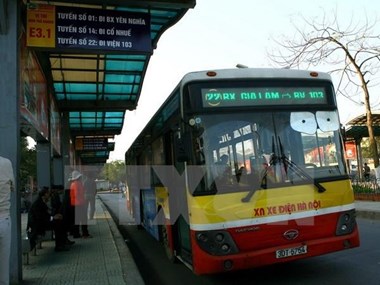 Hanoi to build 300 new bus stops