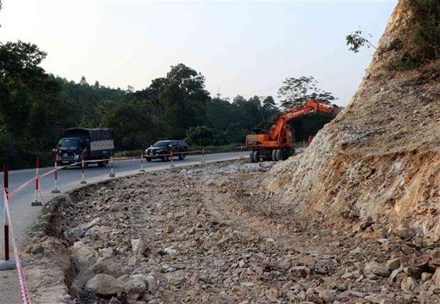 Road accidents leave 22 dead on Lunar New Year hinh anh 1