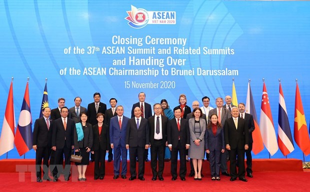 Minister elaborates on priorities for Vietnam’s diplomatic sector hinh anh 3