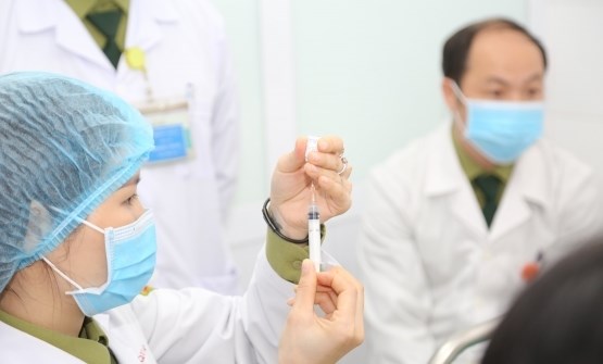 Vietnam looks to digitalise COVID-19 vaccination database hinh anh 2
