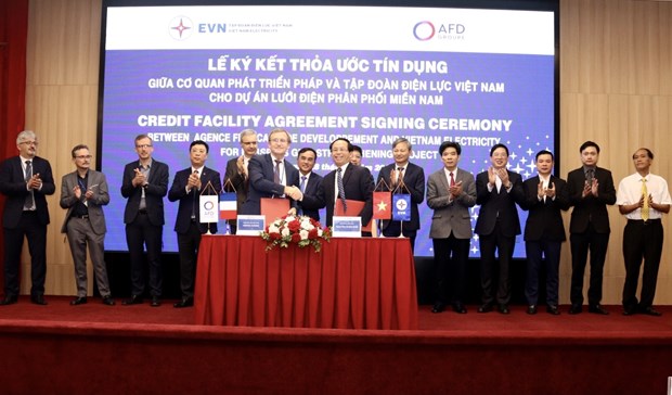 EVN inks non-Government guaranteed loan worth 80 million EUR with AFD hinh anh 1