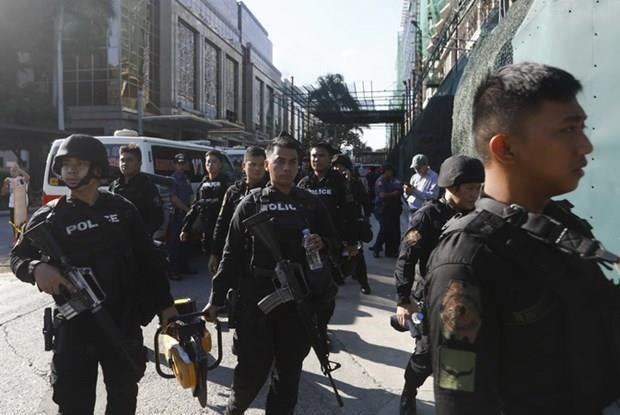 Philippines arrests 324 Chinese for alleged cybercrimes hinh anh 1