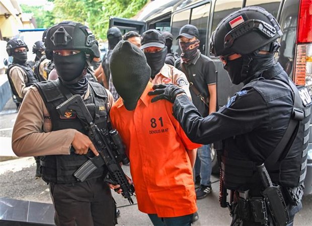 Indonesia arrests eight IS-linked terror suspects