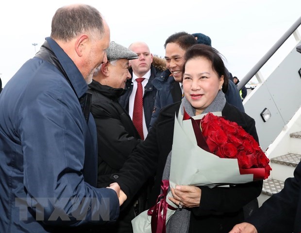 NA Chairwoman arrives in Kazan, begining Russia visit hinh anh 1