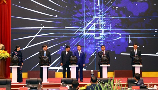 International-standard GPS stations launched in Vietnam hinh anh 1
