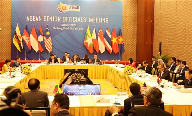 ASEAN senior officials meet to prepare for AMM Retreat hinh anh 1