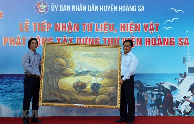Da Nang gets documents on Vietnam’s sovereignty over Hoang Sa