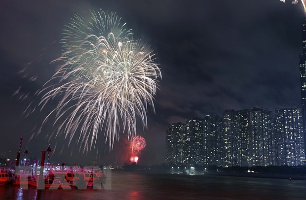 HCM City: Lunar New Year’s Eve fireworks to be set off at 7 venues hinh anh 1
