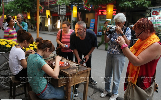 Hang Bac street - birthplace of Hanoi’s silver jewellery hinh anh 1