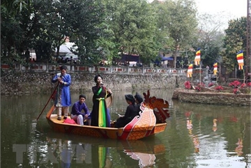 Spring festival draws tourists to Bac Ninh province