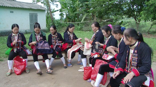 Hoa Binh preserves unique costume of Dao quan chet group