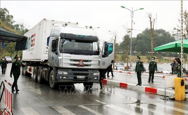 Vietnam-China auxiliary border gates reopened to facilitate trade
