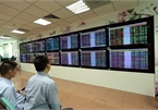 Foreign investors net buy VN shares after 5-month offloads