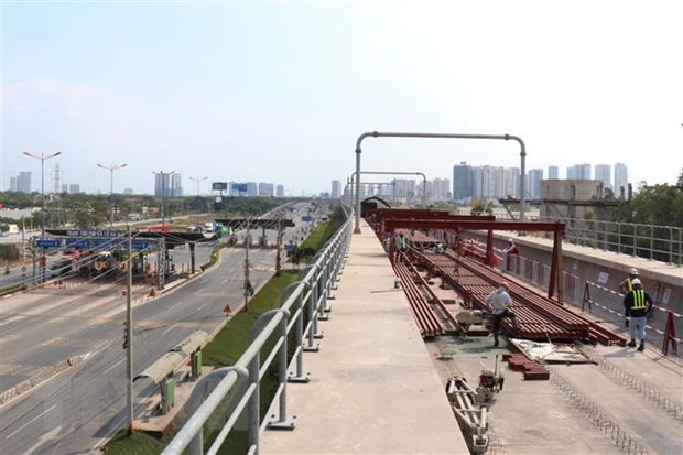 HCM City speeds up construction of metro line No. 1 hinh anh 1