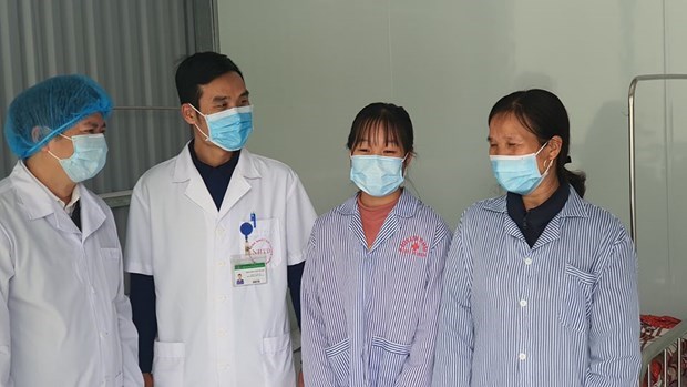 Two more COVID-9 patients discharged from hospital in Vinh Phuc hinh anh 1