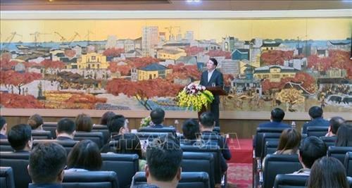 New working licenses for foreign labourers to be suspended