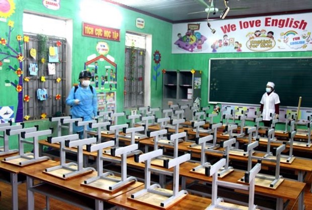 Schools stay closed in Hanoi, HCM City due to COVID-19 threat
