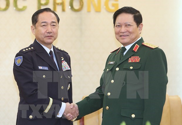 Top officer of Japan’s Self-Defence Forces visits Vietnam hinh anh 2