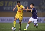 Vietnam Football Federation adjusts schedule of football tournaments