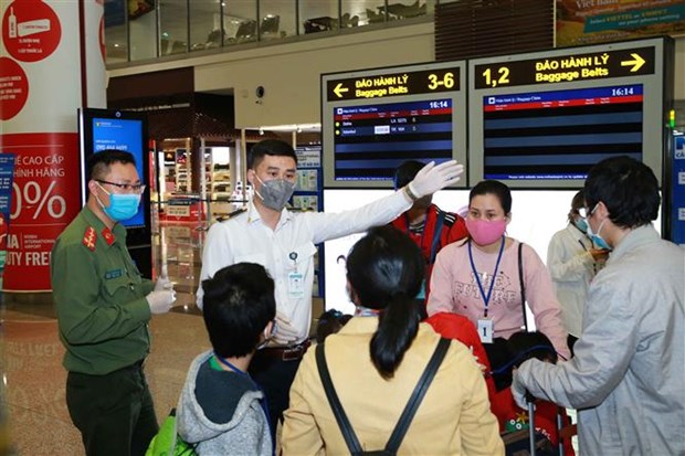 Vietnamese airlines suspends many international routes hinh anh 1