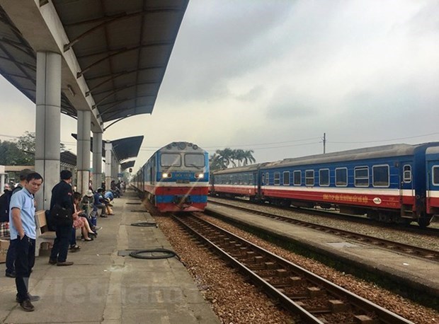 Coronavirus puts brake on Hanoi-HCM City trains hinh anh 1