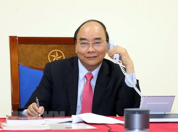 Vietnamese, Czech PMs discuss COVID-19 fight hinh anh 1