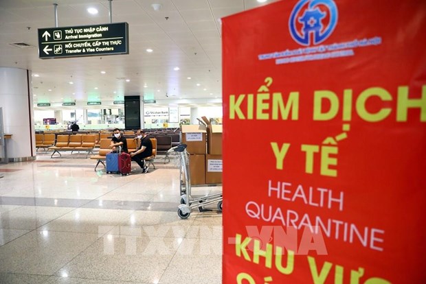 Noi Bai airport suspends receiving flights carrying Vietnamese citizens from abroad hinh anh 1