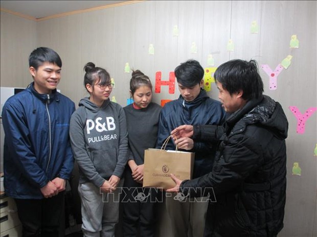 Vietnamese becomes third largest foreign community in Japan hinh anh 1