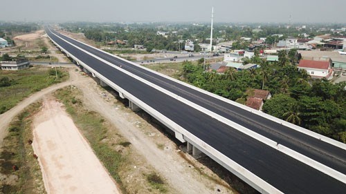 Deputy PM calls for setting up managing unit for delayed expressway project hinh anh 1