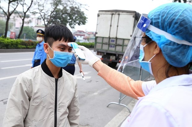 Health Ministry sends experts to help Hanoi fight COVID-19