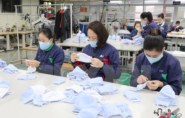 Pandemic-hit garment producers find way to weather crisis