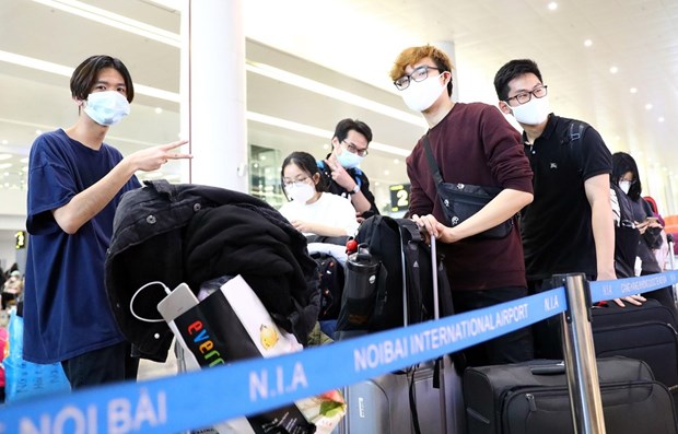 Vietnamese students abroad urged to avoid flight scam hinh anh 1