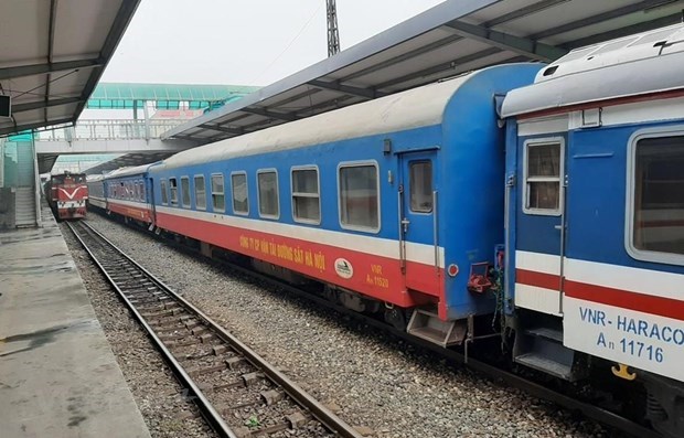 Additional return trip on Hanoi-HCM City rail route to run from April 23 hinh anh 1