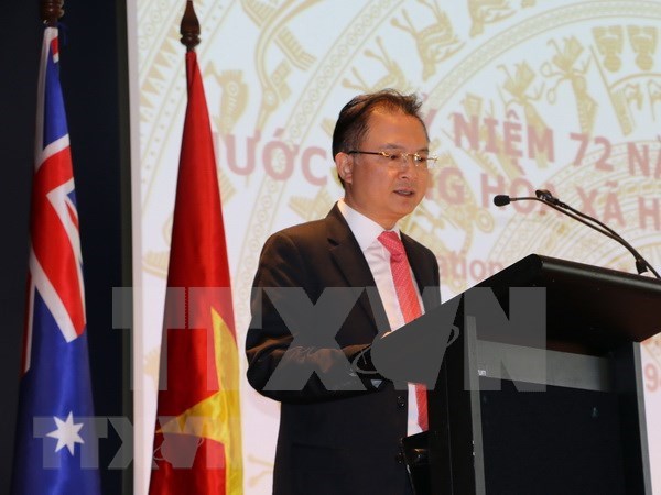 Ambassador urges Vietnamese students in Australia to stay united amid COVID-19 hinh anh 1