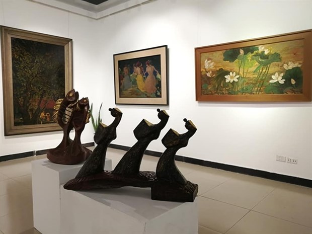 Exhibition honours traditional lacquer painting