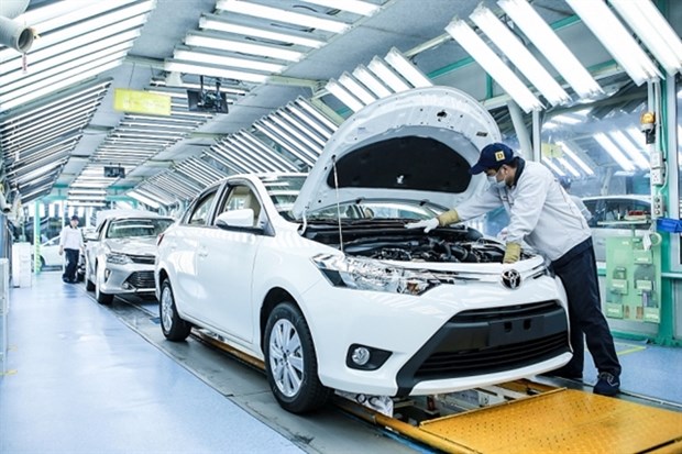 Vietnam's auto consumers expected to enjoy 50 percent cut in registration fee