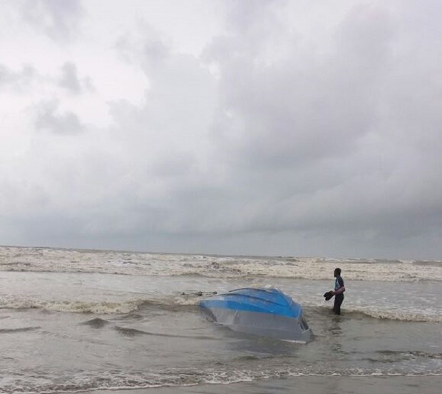 Nine fishermen missing in Indonesia after boat accident hinh anh 1