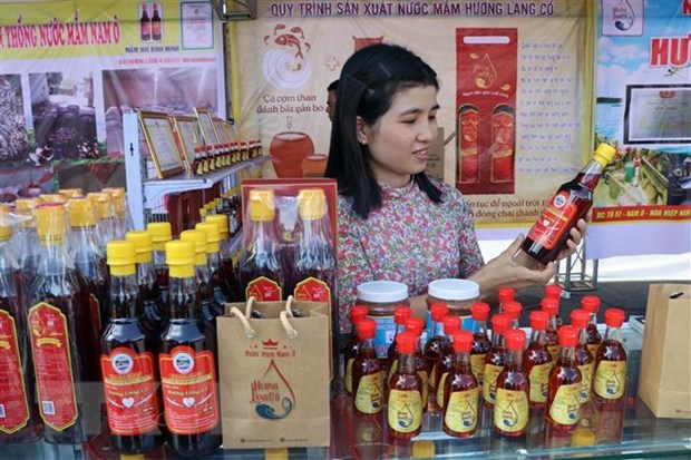 Da Nang: Nam O fish sauce making recognised as intangible cultural heritage hinh anh 1