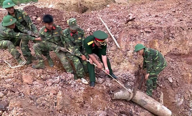 Vietnam-US joint efforts help with UXO clearance in Quang Tri hinh anh 1
